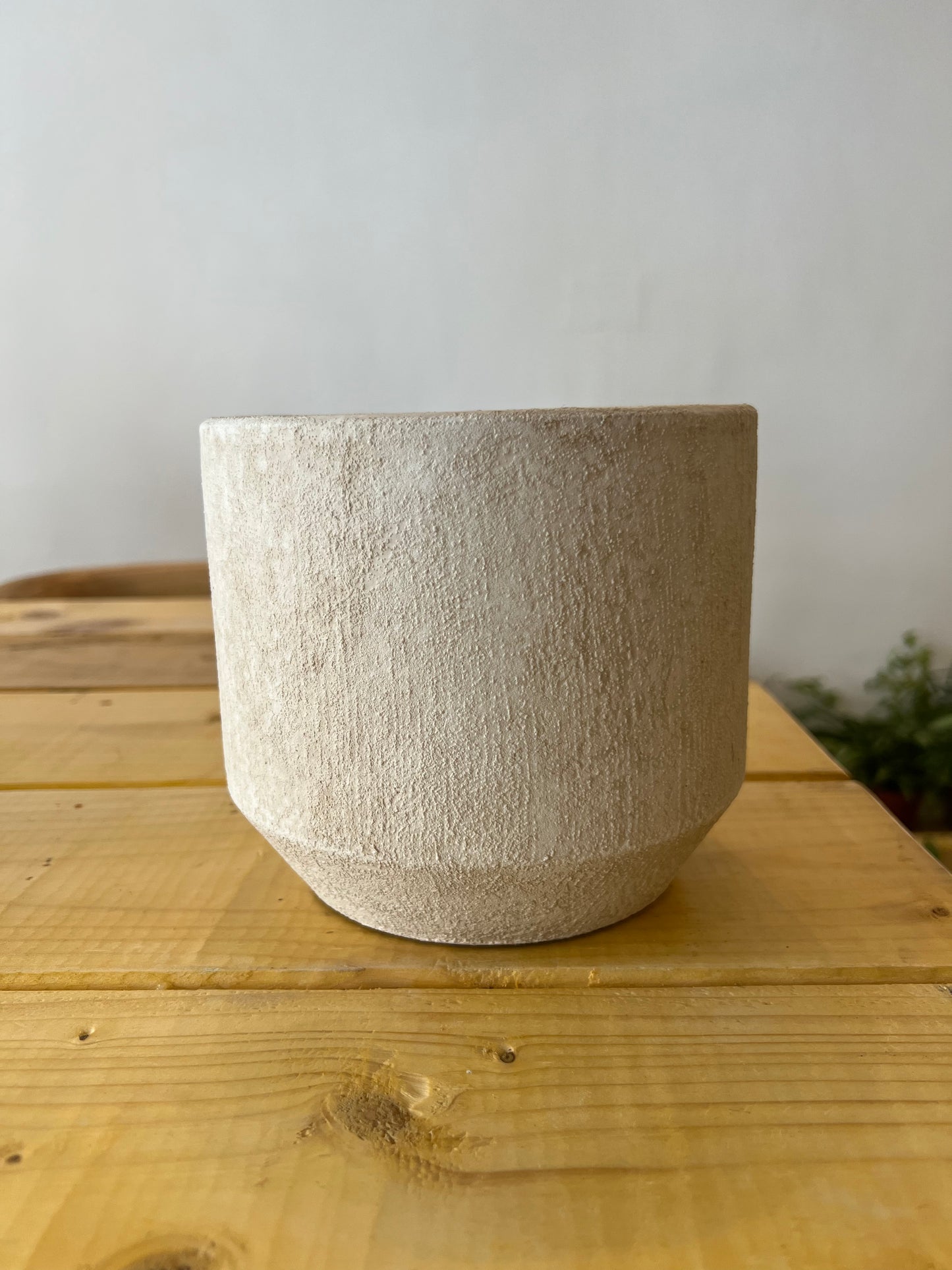 Lars Off White Pot 16cm