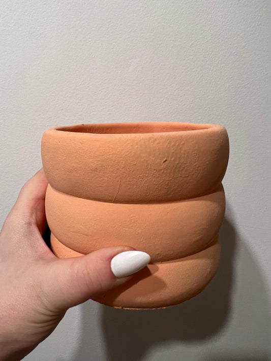 Pink Ribbed Pot 12cm