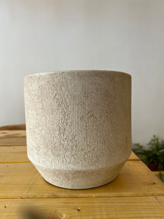 Lars Off White Pot 20cm