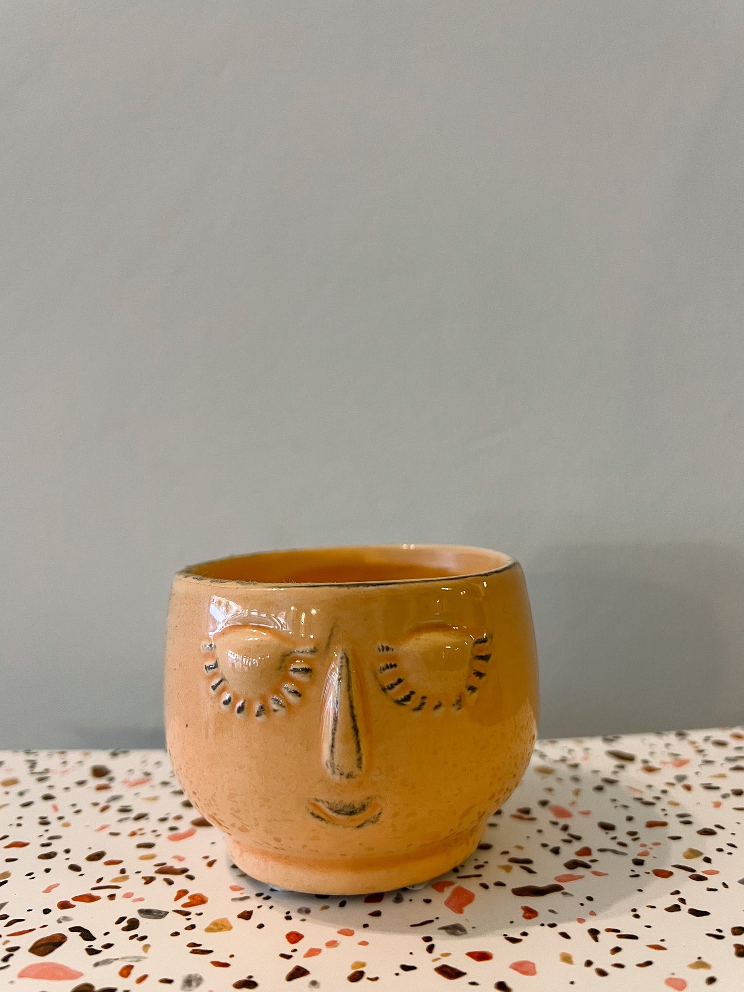 Happy Face Peach Pot 6cm